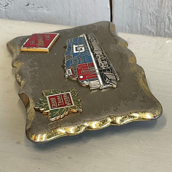 Grand Trunk Western The Milwaukee Road Train Engine Belt Buckle Locomotive - Picture 7 of 7